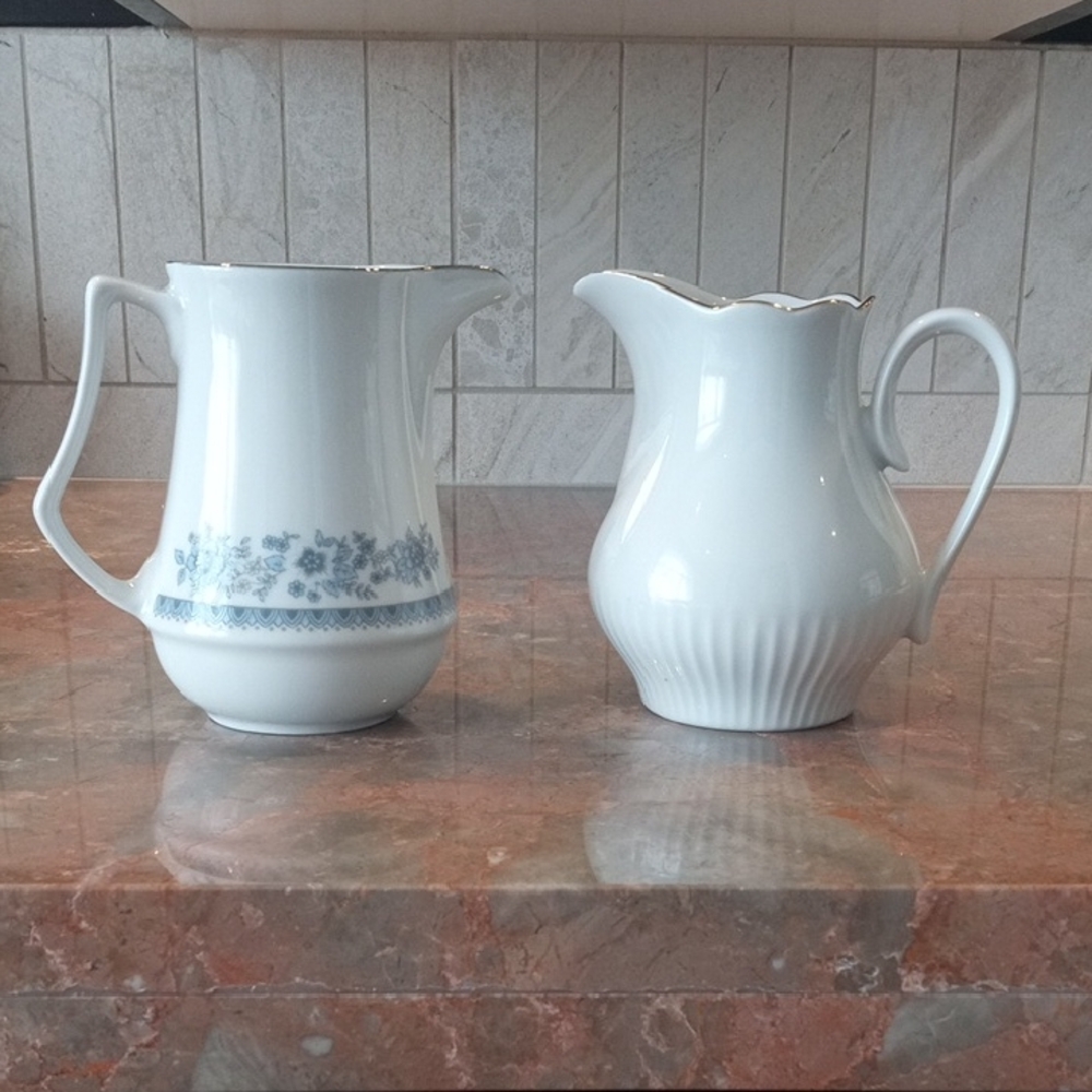 JLMENAU White and Blue Floral Creamers